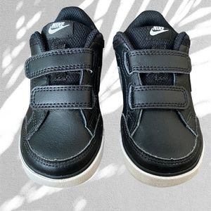 Kids Nike Tennis Shoes Velcro